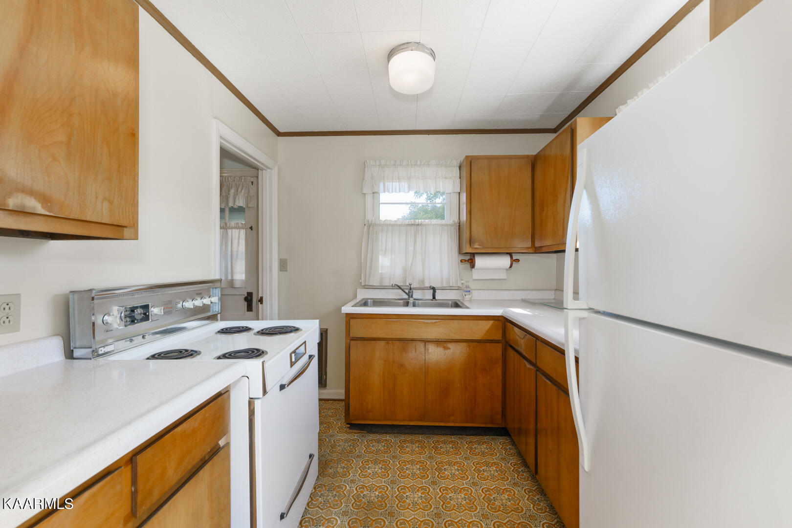 811 Ridgeview Drive Clinton, TN 37716 - Photo 8 of 26 _DSC8310-Edit