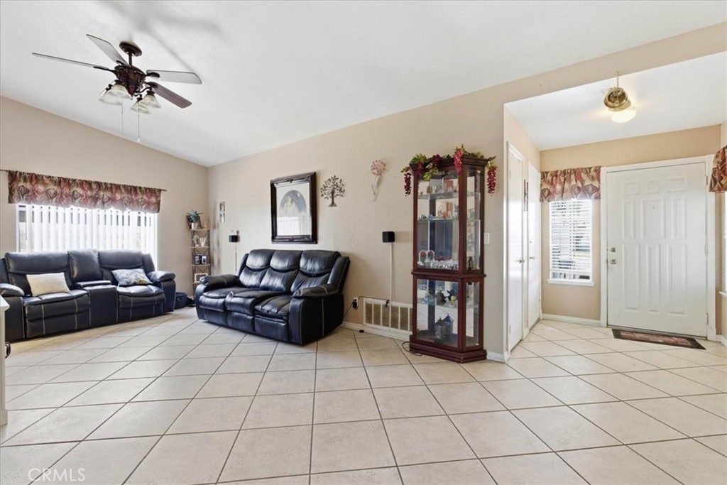 769 Harding Street Hemet, CA 92543 - Photo 5 of 23