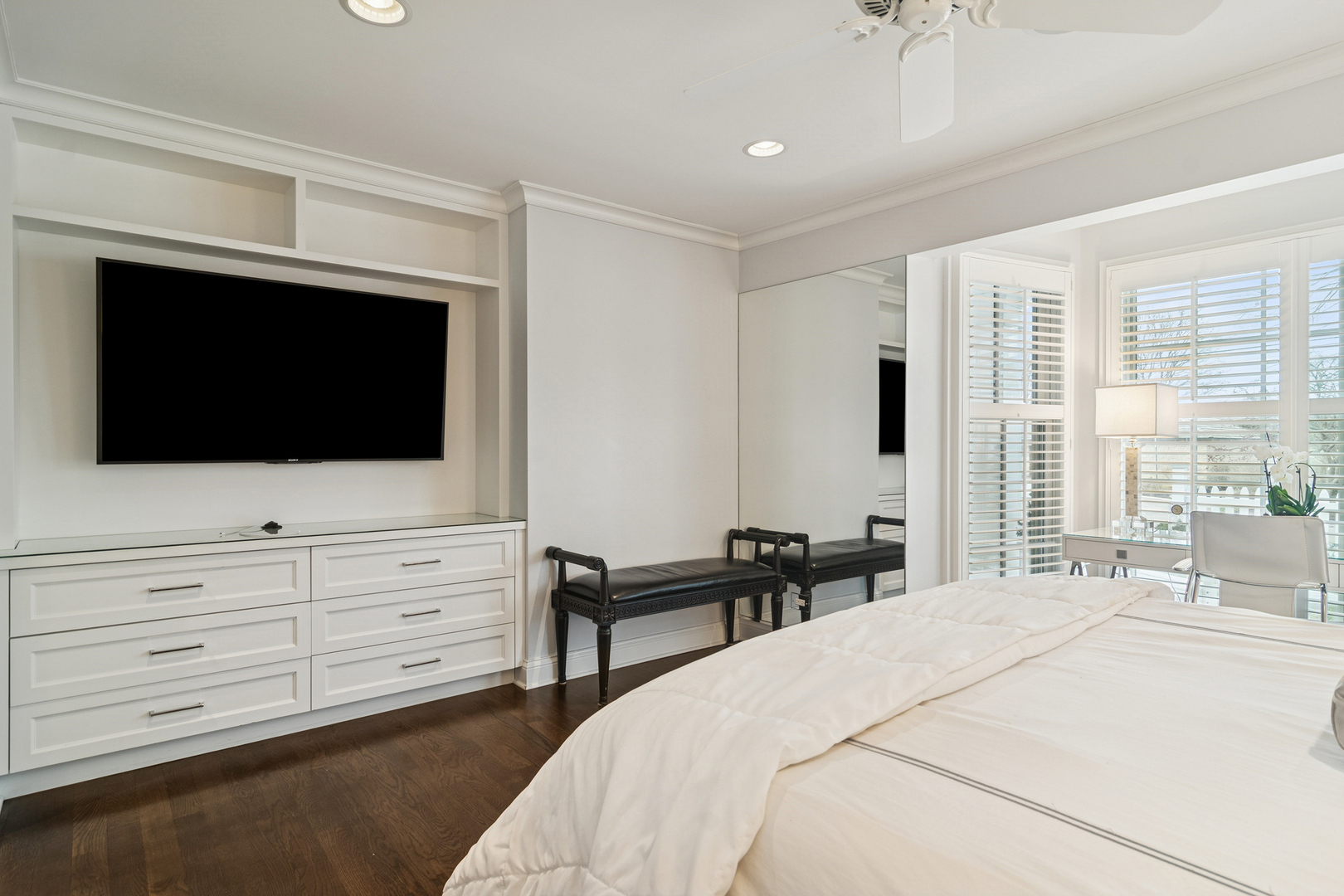 135 South Maywood Road Lake Forest, IL 60045 - Photo 15 of 35 a bedroom with a bed and a flat screen tv