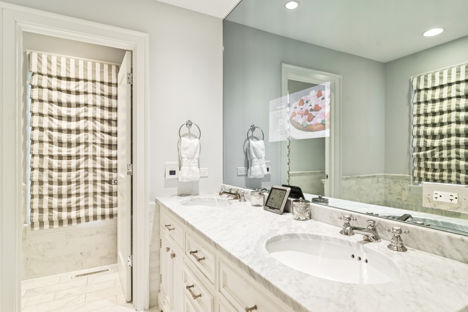 135 South Maywood Road Lake Forest, IL 60045 - Photo 16 of 35 a bathroom with a sink and a mirror