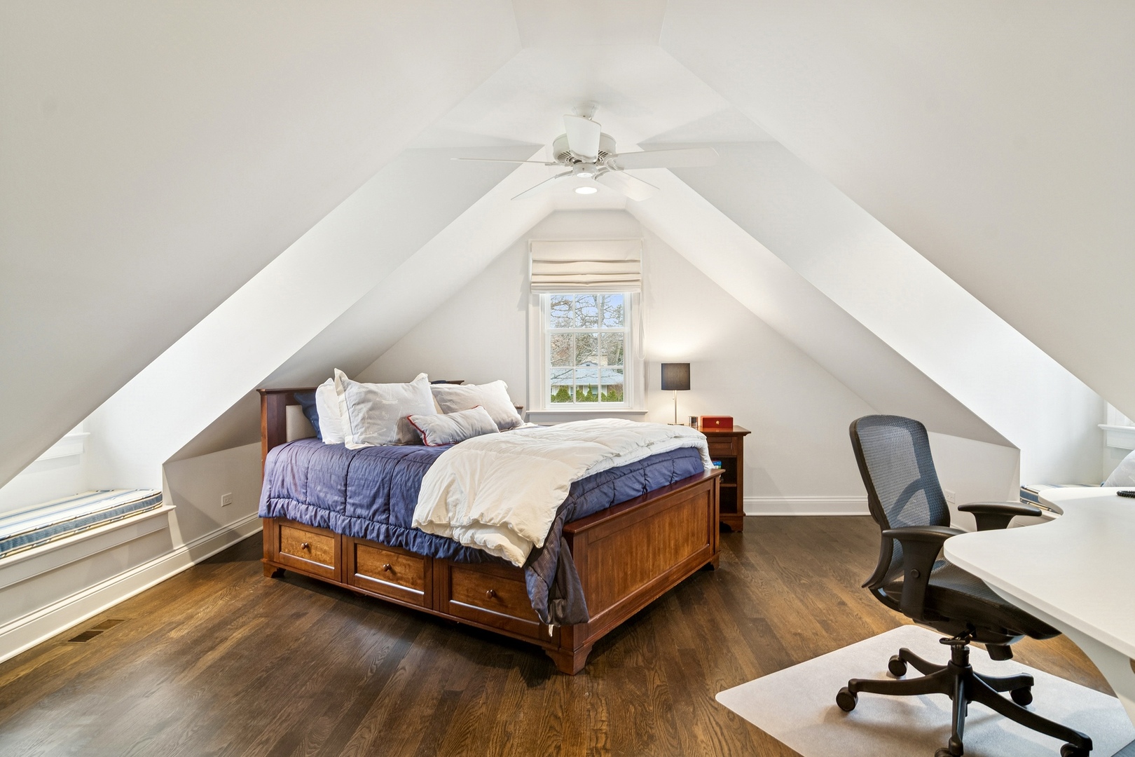 135 South Maywood Road Lake Forest, IL 60045 - Photo 21 of 35 a bed room with a bed and a chair