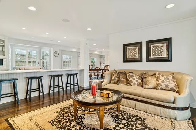 $1,590,000 | 135 South Maywood Road, Lake Forest, IL 60045