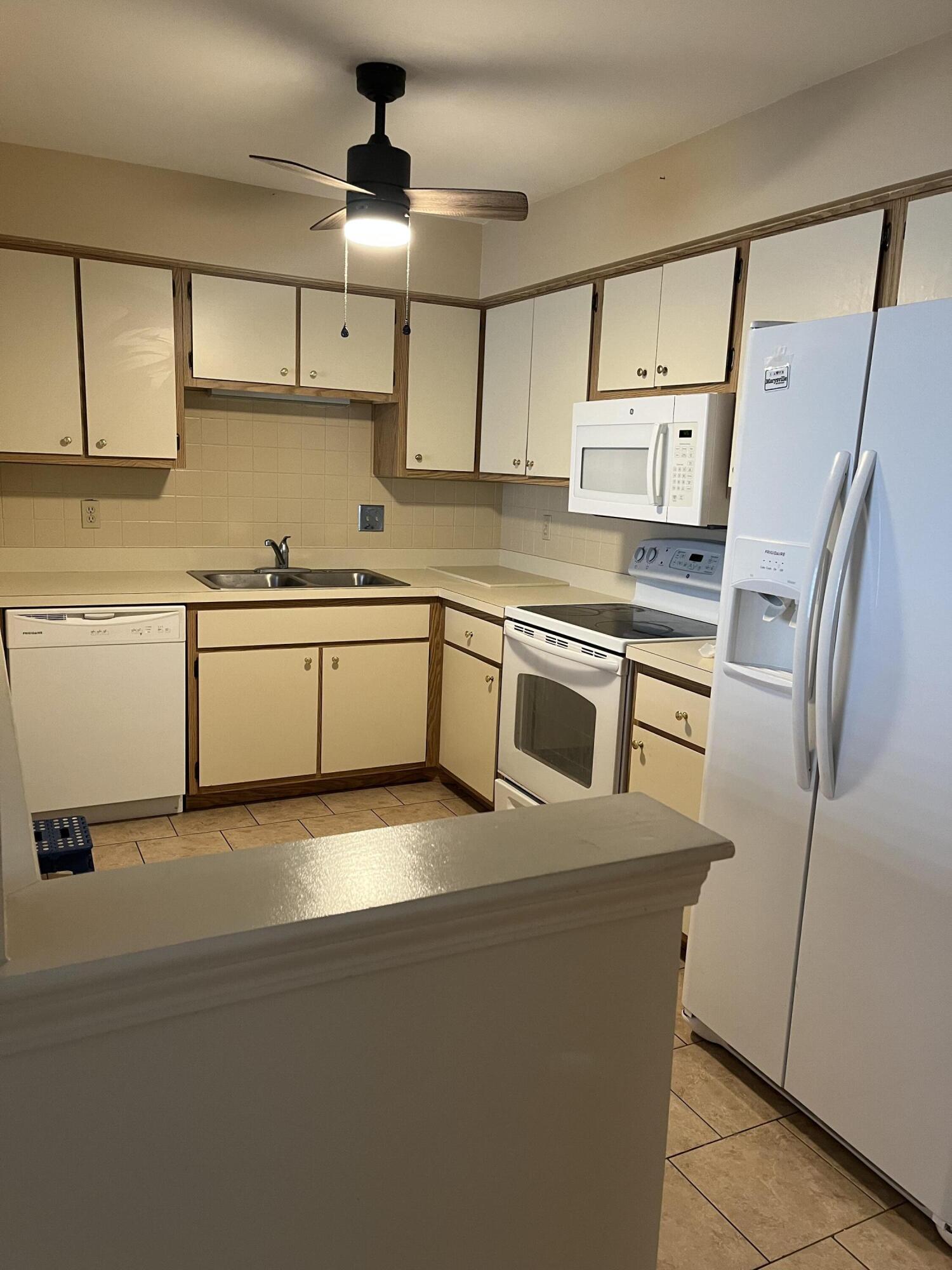 1660 River Road, Unit 43 Marysville, MI 48040 - Photo 7 of 20 image3 (5)