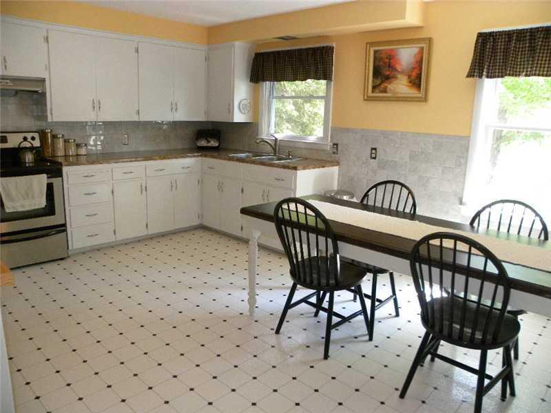 140 Hogan Road Lewiston, ME 04240 - Photo 11 of 32 Kitchen.