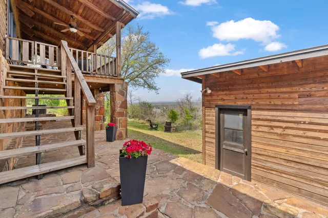 $639,000 | 210 Circle Road, Marble Falls, TX 78657