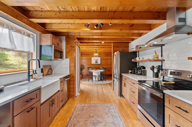 $639,000 | 210 Circle Road, Marble Falls, TX 78657