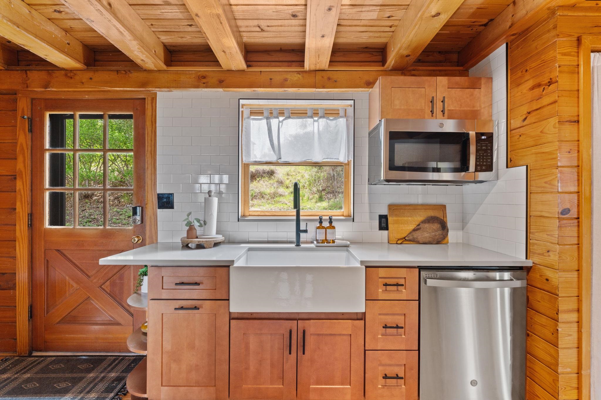 210 Circle Road Marble Falls, TX 78657 - Photo 9 of 30