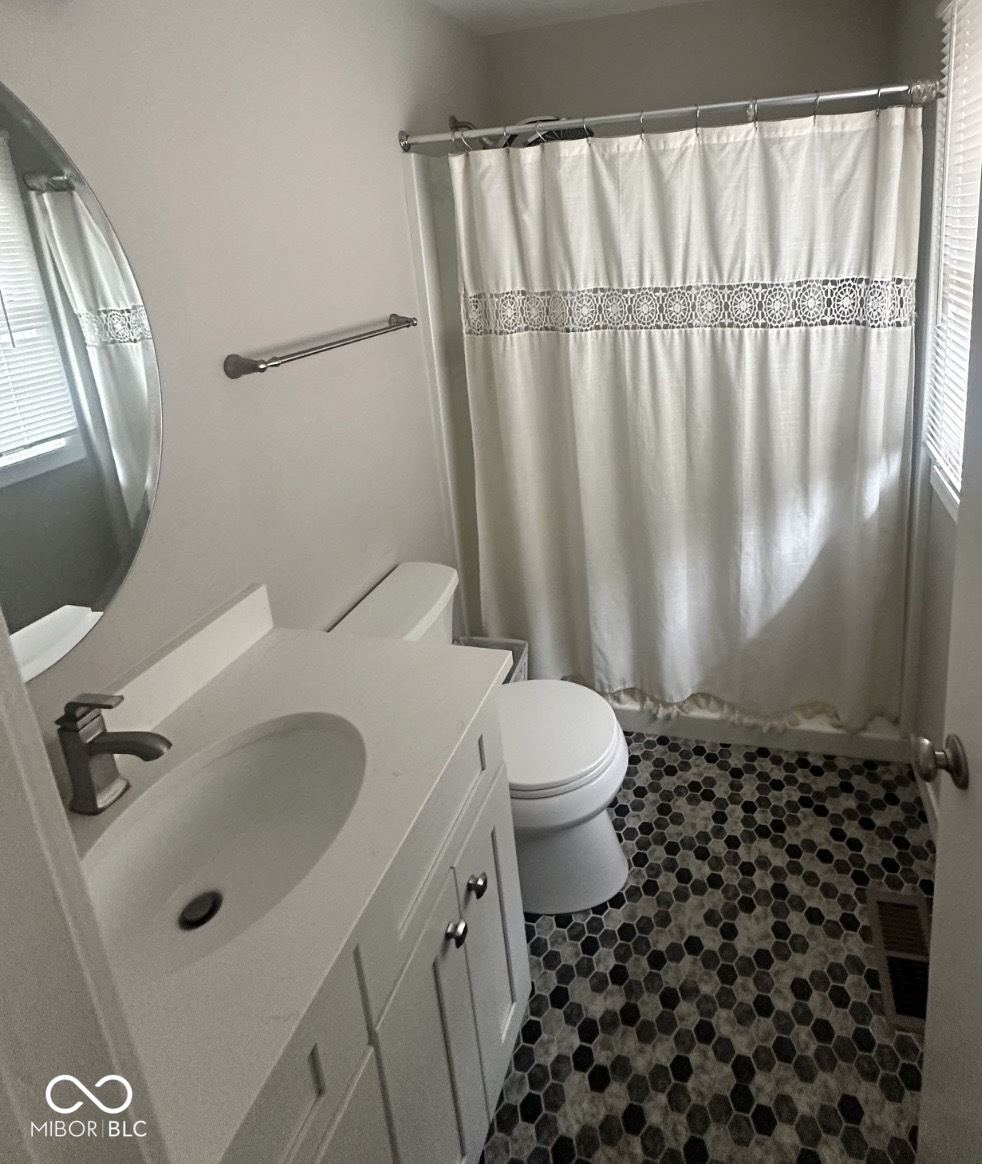 8061 Folkstone Road Indianapolis, IN 46268 - Photo 19 of 29 Gallery Image 19