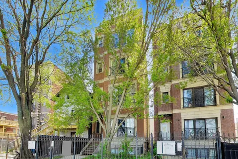 $270,000 | 2519 West Congress Parkway, Unit 3, Chicago, IL 60612
