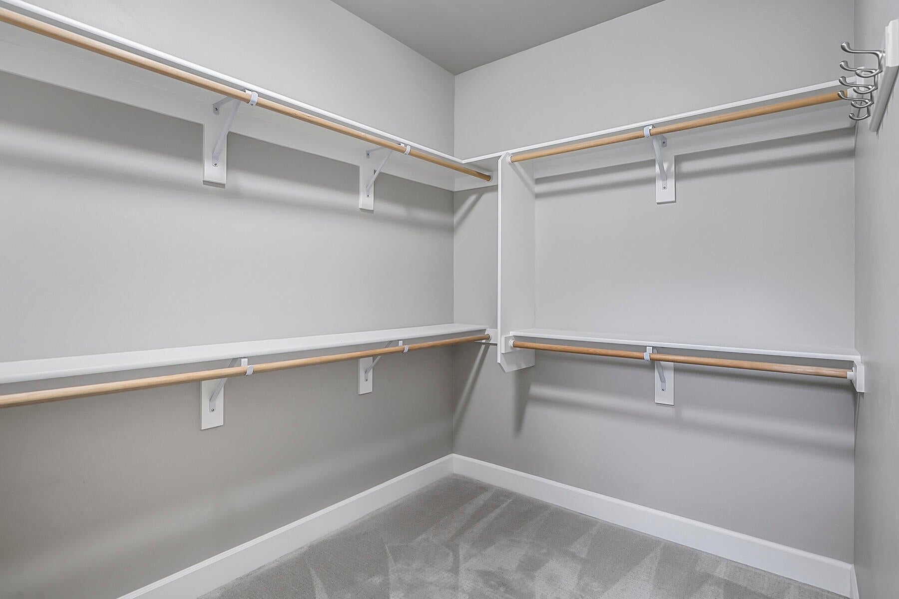 2612 Northwest Compass Corner Loop Bend, OR 97703 - Photo 32 of 44 Primary Walk-in Closet