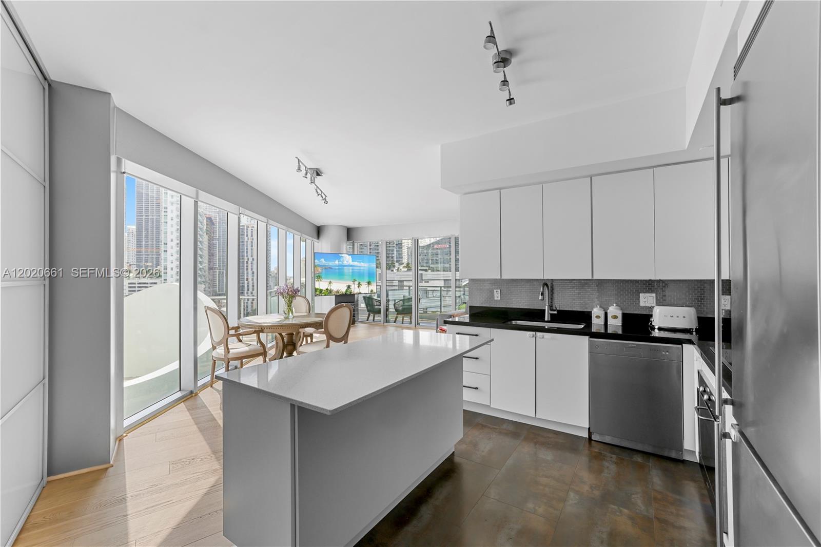 92 Southwest 3rd Street, Unit 1201 Miami, FL 33130 - Photo 4 of 25