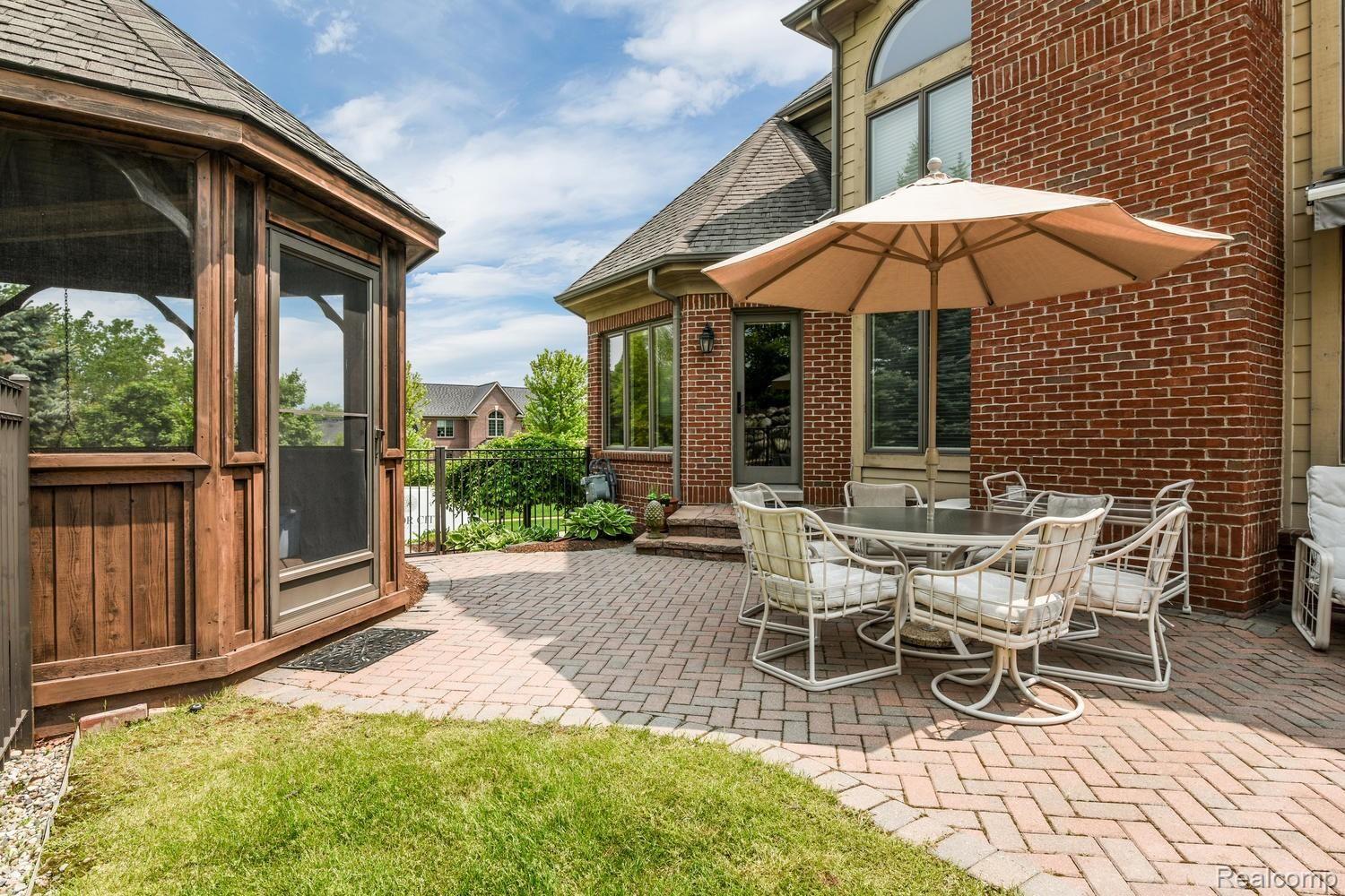 661 Langley Road Rochester, MI 48309 - Photo 8 of 41 661 Langley Rd Rochester Hills-large-066-53-661 Langley Rd Rochester Hills-1500x1000-72dpi.jpg