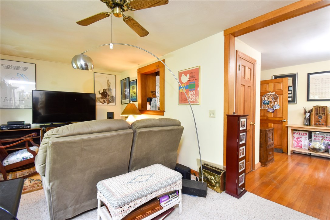 77 Ives Road Warwick, RI 02818 - Photo 16 of 37