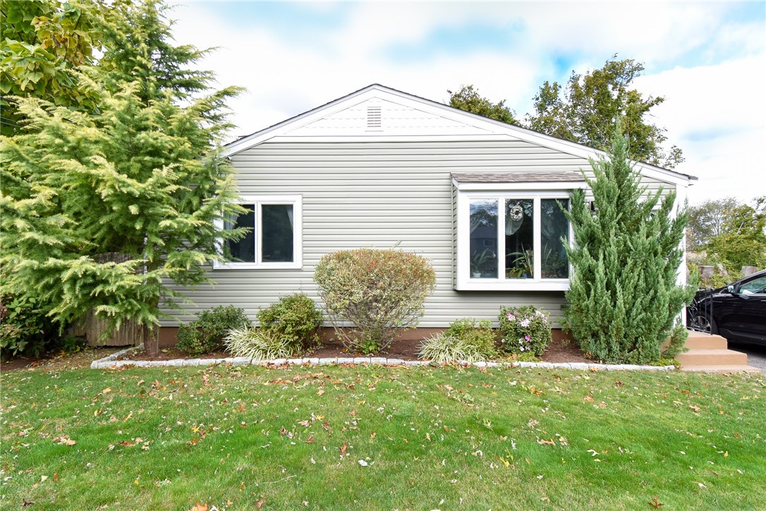 77 Ives Road Warwick, RI 02818 - Photo 2 of 37