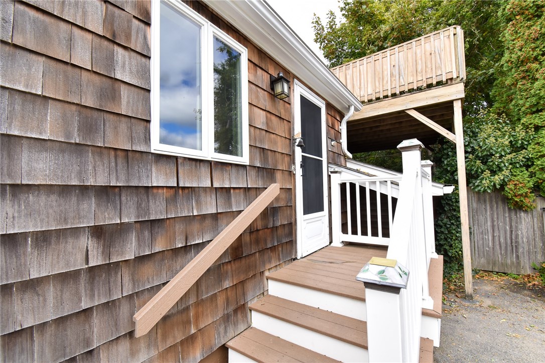 77 Ives Road Warwick, RI 02818 - Photo 5 of 37