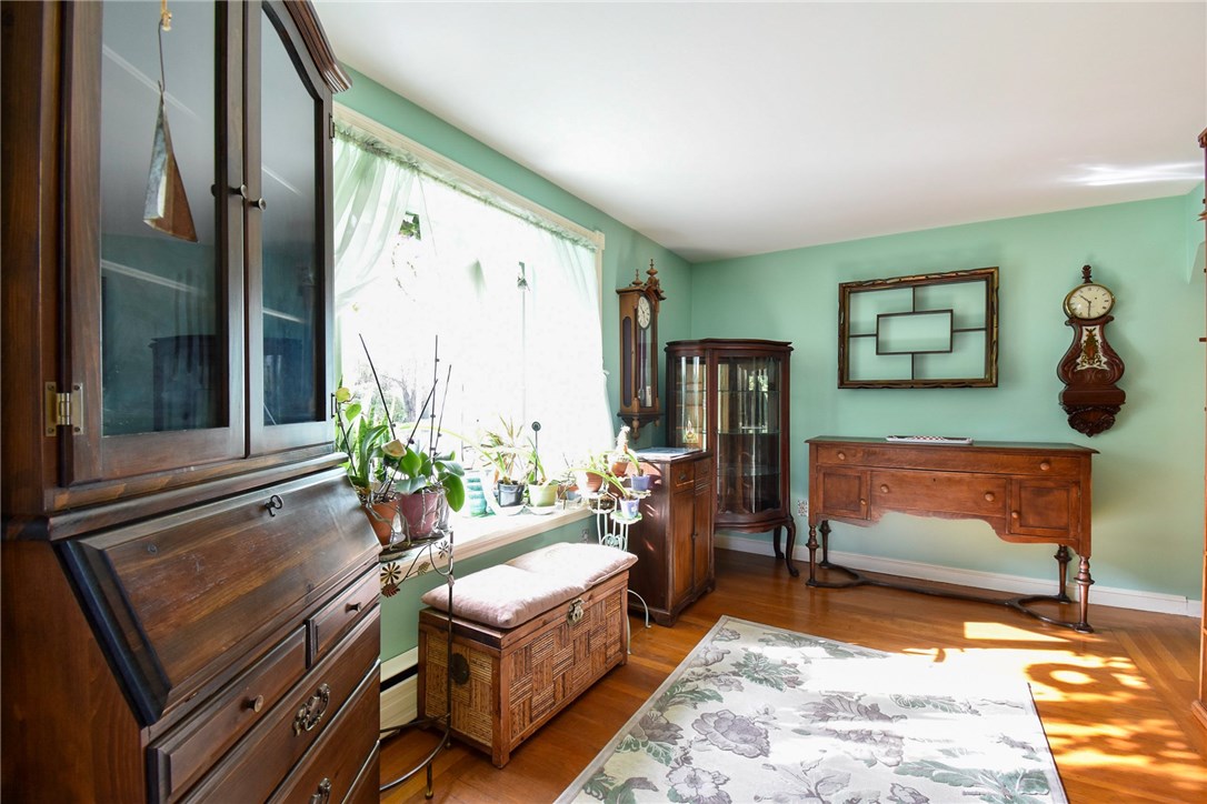 77 Ives Road Warwick, RI 02818 - Photo 7 of 37