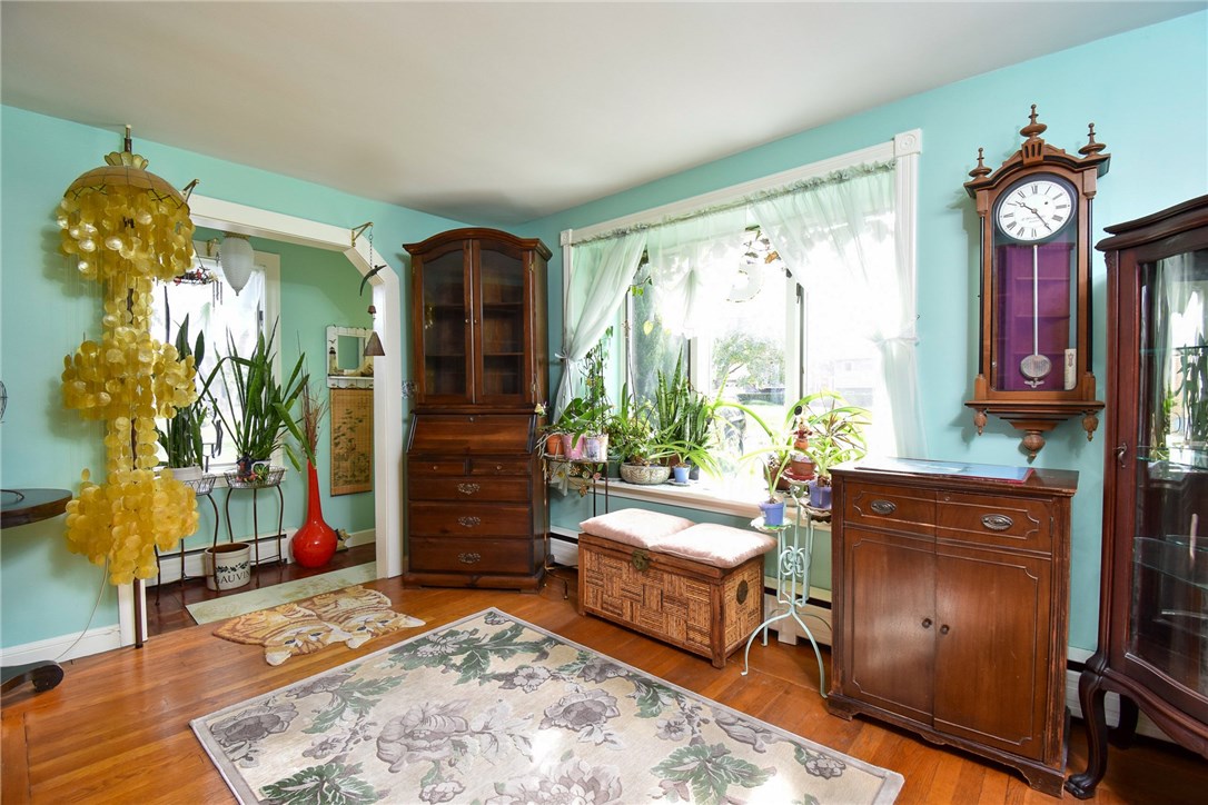 77 Ives Road Warwick, RI 02818 - Photo 8 of 37
