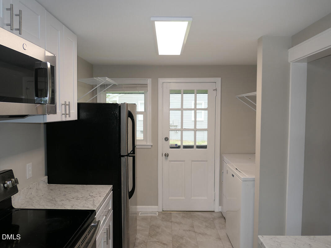 1724 Legion Road, Unit B Chapel Hill, NC 27517 - Photo 9 of 18 kitchen 2