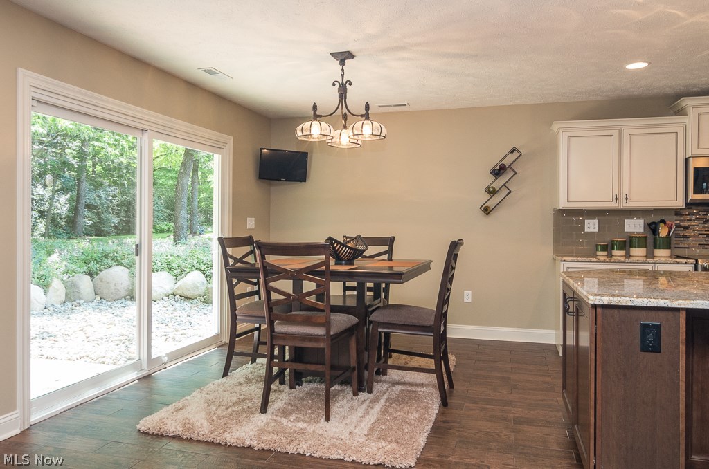 12209 Windcliff Road Strongsville, OH 44136 - Photo 9 of 25 Gallery Image 9
