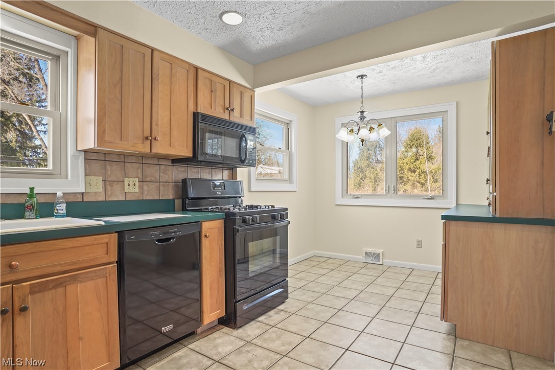 1481 Bell Road Chagrin Falls, OH 44022 - Photo 6 of 37 Gallery Image 6