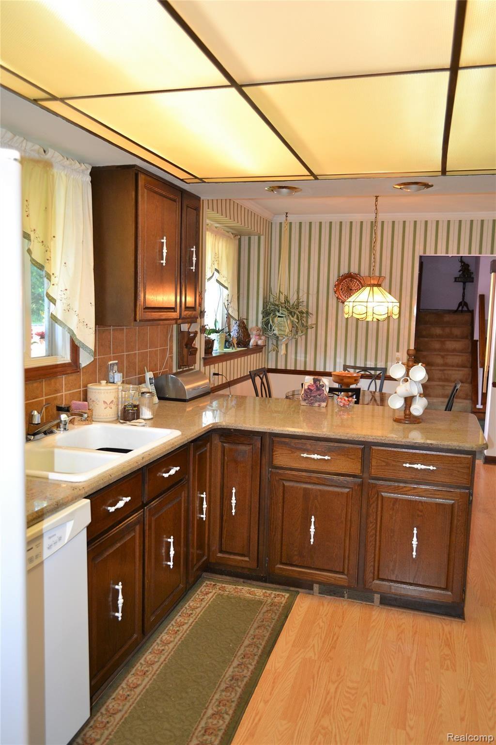 10901 Culver Road Brighton, MI 48114 - Photo 11 of 57 DSC_0363.JPG