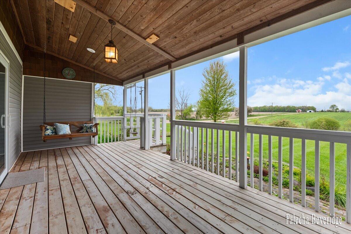 8022 East Vernon Road Clare, MI 48617 - Photo 16 of 44 Front Porch