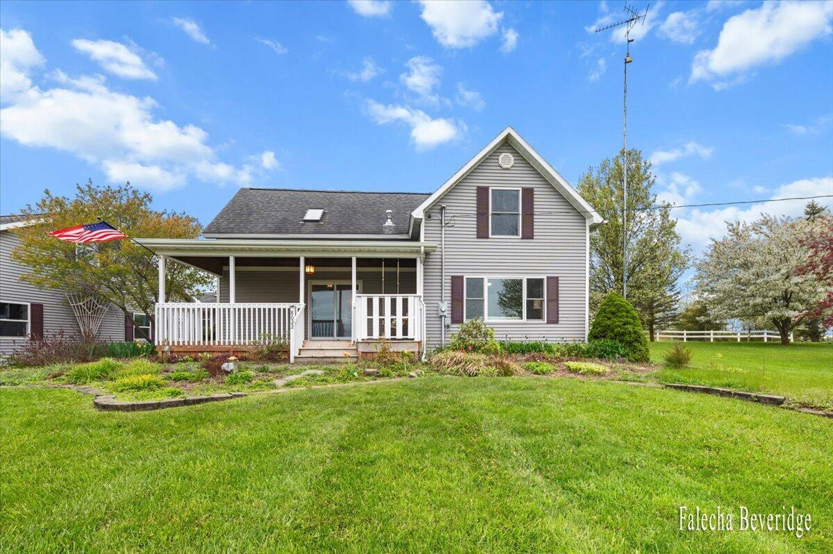 8022 East Vernon Road Clare, MI 48617 - Photo 2 of 44 House Front
