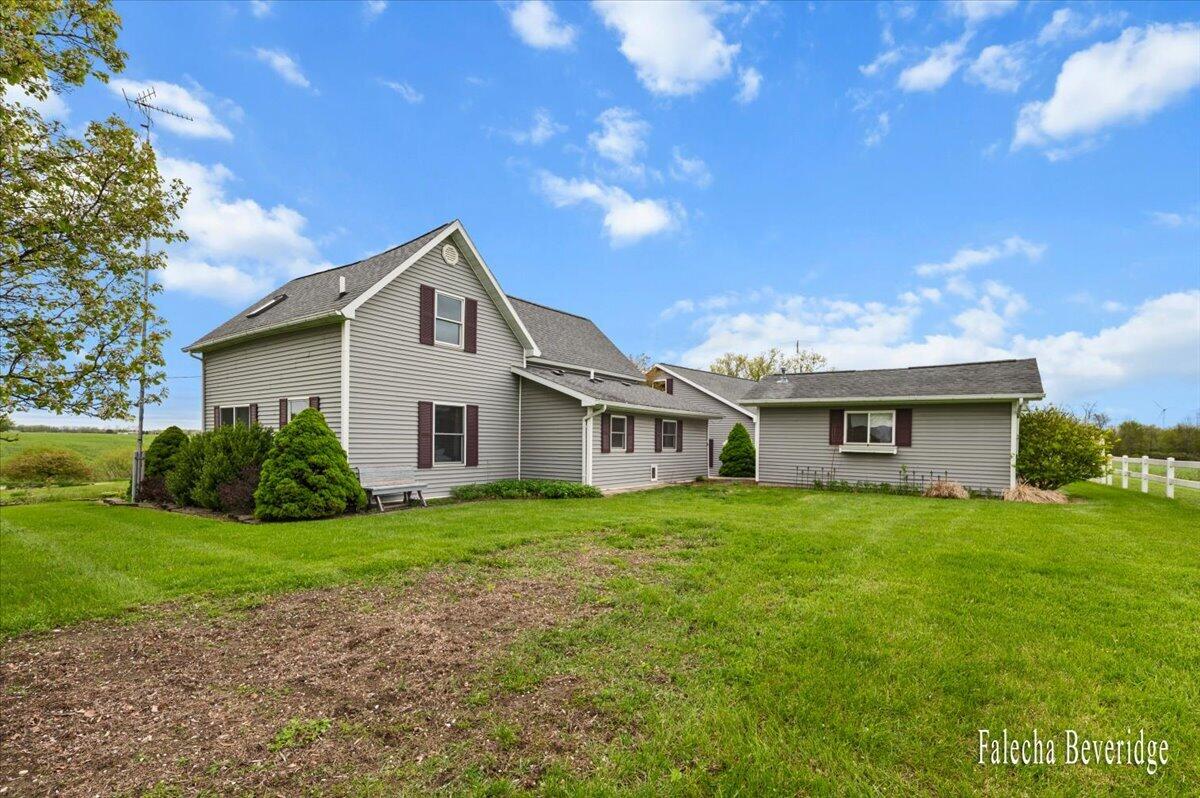 8022 East Vernon Road Clare, MI 48617 - Photo 9 of 44 Rear