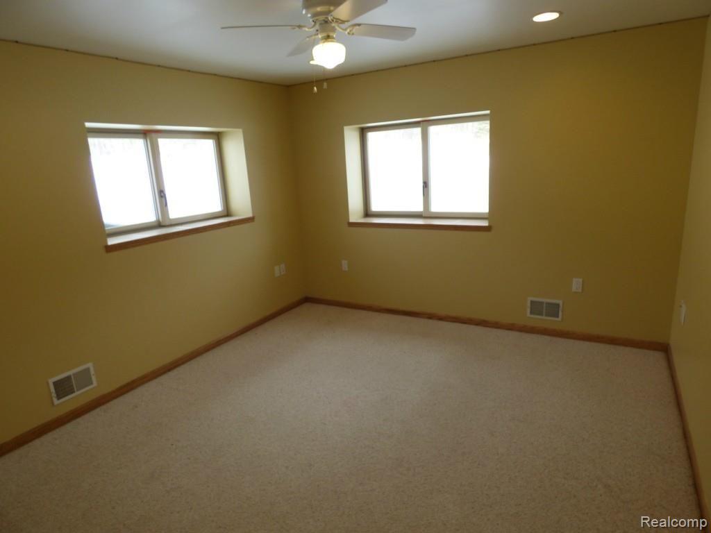 10722 Stinchfield Woods Road Pinckney, MI 48169 - Photo 26 of 51 P1010954.jpg