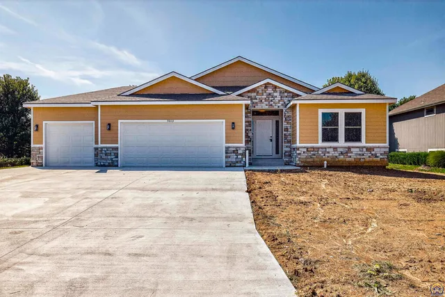 $379,000 | 5013 Northwest Derby Drive, Topeka, KS 66618