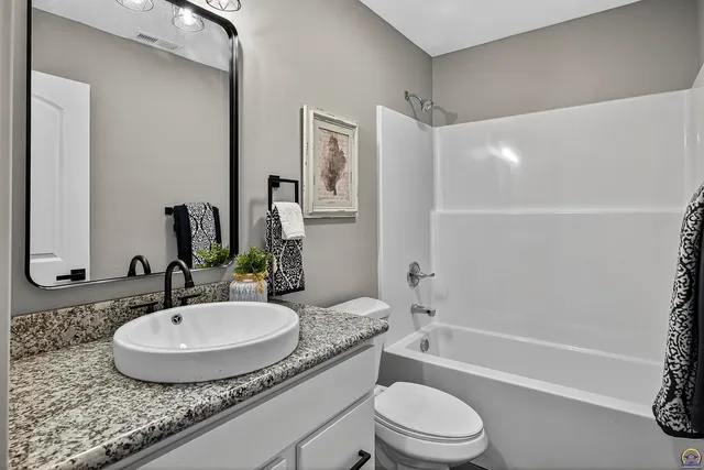 $379,000 | 5013 Northwest Derby Drive, Topeka, KS 66618