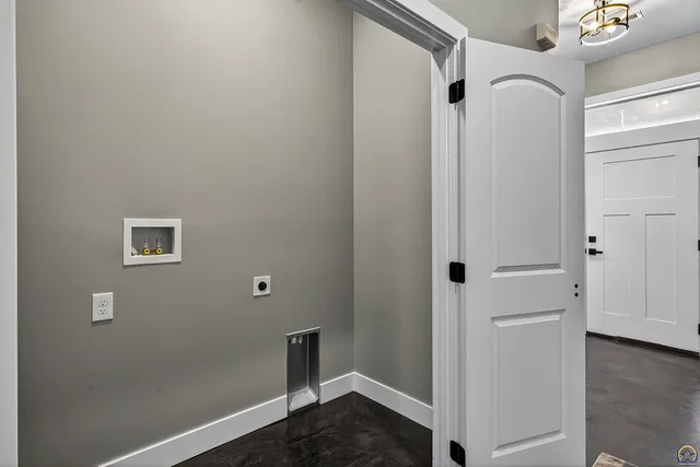 $379,000 | 5013 Northwest Derby Drive, Topeka, KS 66618