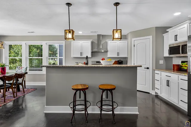 $379,000 | 5013 Northwest Derby Drive, Topeka, KS 66618