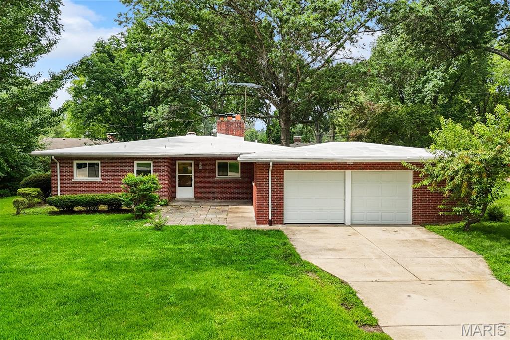 28 Shady Lane Belleville, IL 62221 - Photo 2 of 36