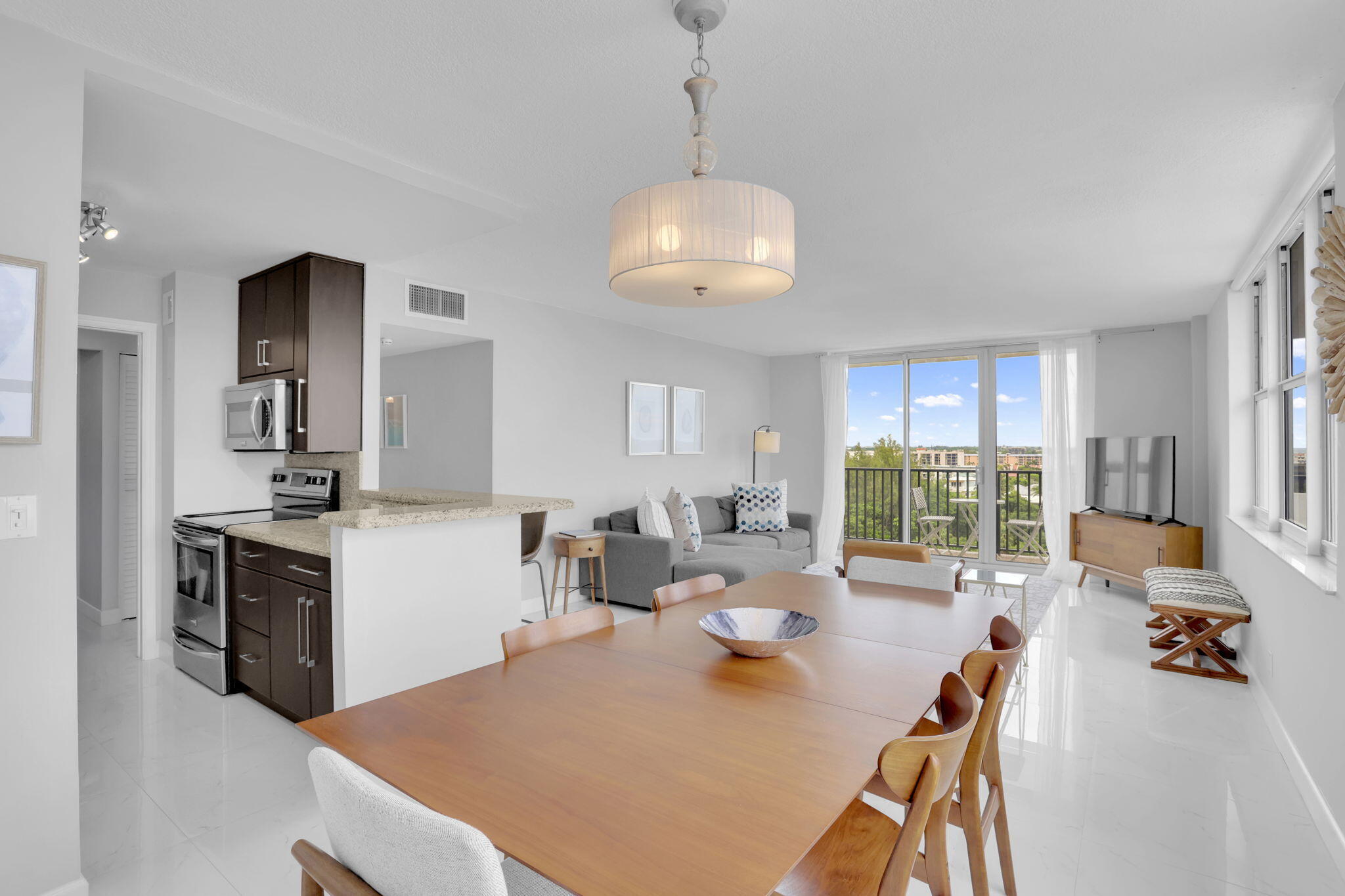 2121 North Ocean Boulevard, Unit 1008E Boca Raton, FL 33431 - Photo 12 of 25 Dining Room