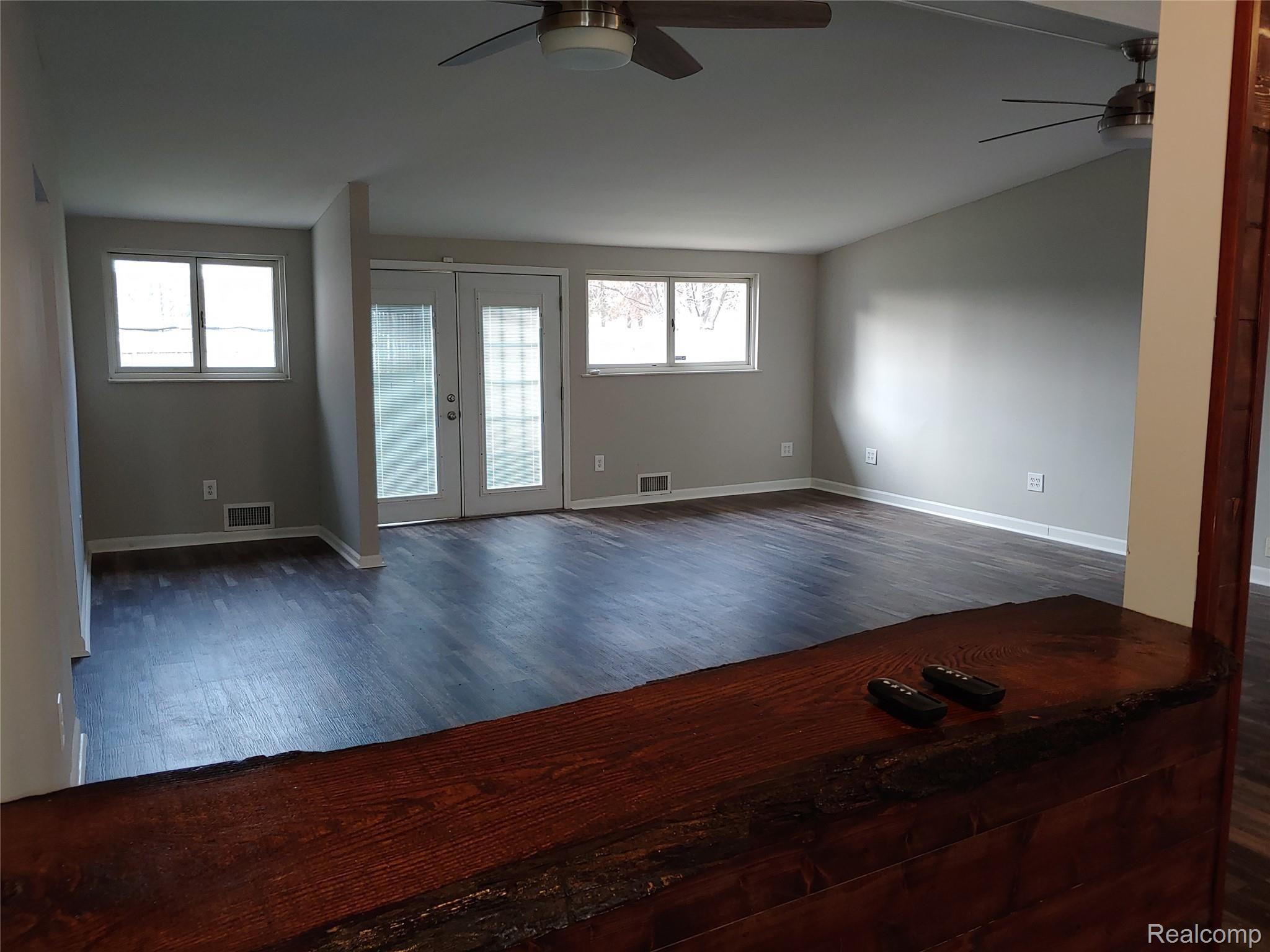 217 Henry Ruff Road Garden City, MI 48135 - Photo 16 of 43 20191125_144853_HDR.jpg