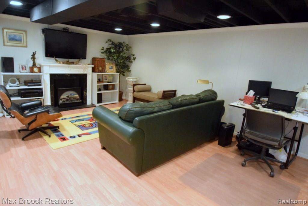 445 South Cranbrook Cross Road Bloomfield Hills, MI 48301 - Photo 17 of 22 BASEMENT LIVING AREA