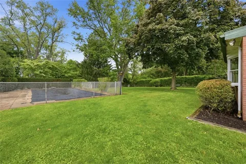 $450,000 | 139 East Edgewood Drive, Canonsburg, PA 15317