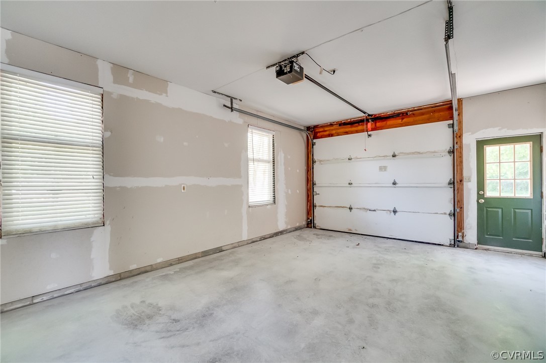 7512 Tangle Ridge Drive Mechanicsville, VA 23111 - Photo 17 of 23 en empty room with windows