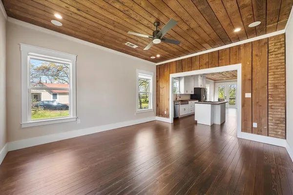 $279,900 | 110 English Street, Mount Vernon, TX 75457