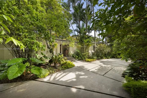 $2,995,000 | 1621 Nocatee Drive, Coconut Grove, FL 33133