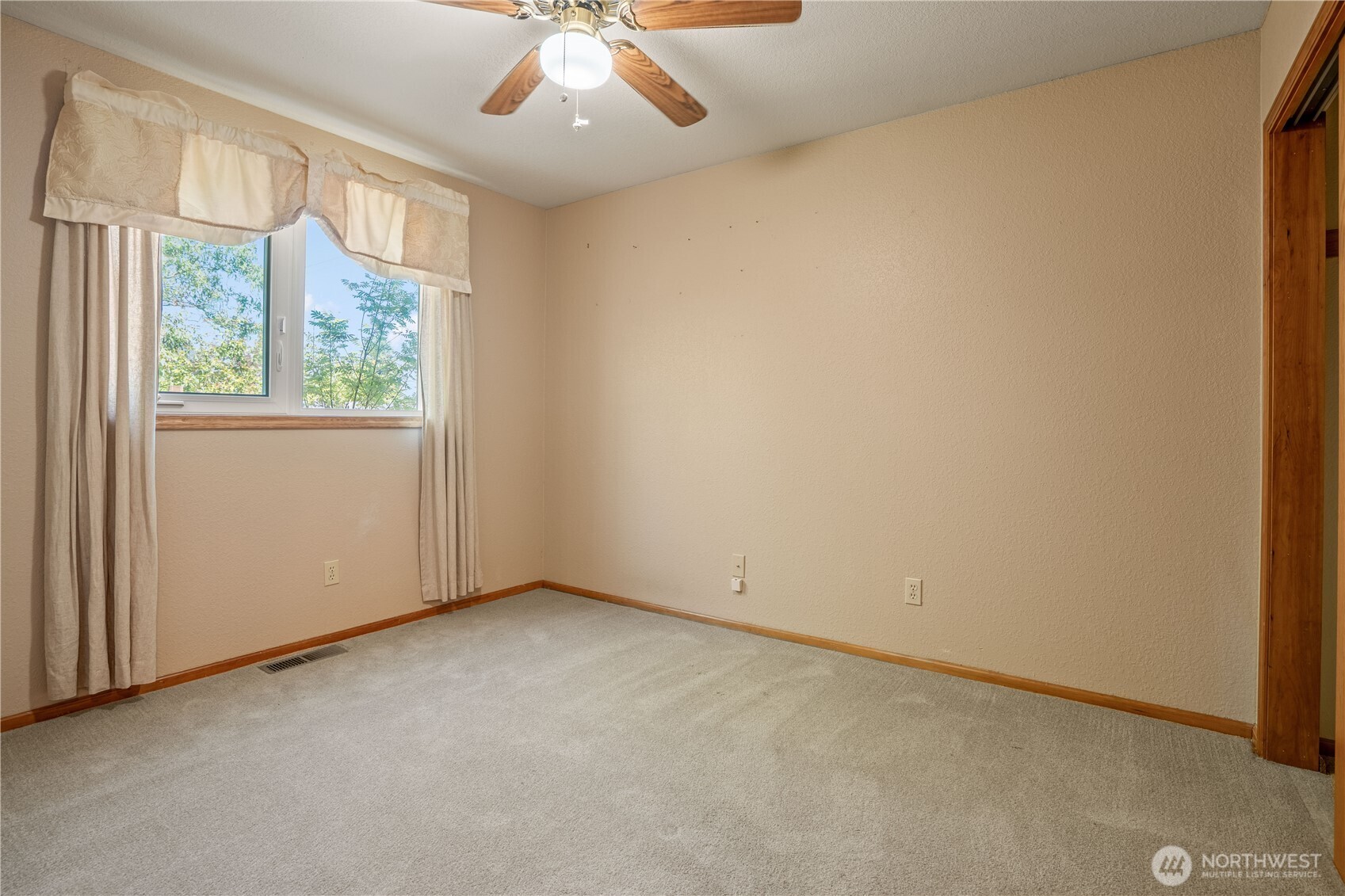 8555 Bender Road Lynden, WA 98264 - Photo 20 of 39