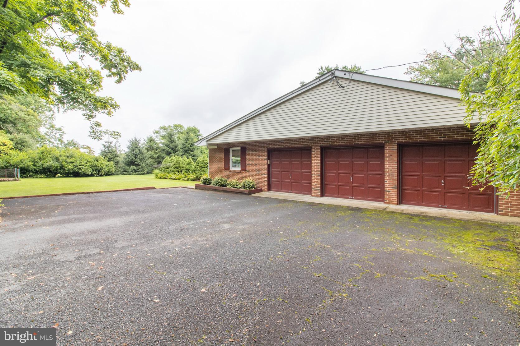 6602 Laurel Road New Hope, PA 18938 - Photo 4 of 49