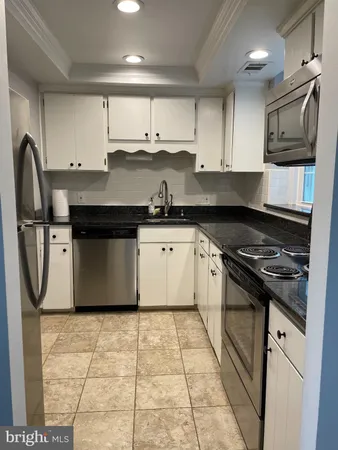 $1,975 | 4838 28th Street South, Unit C2, Arlington, VA 22206