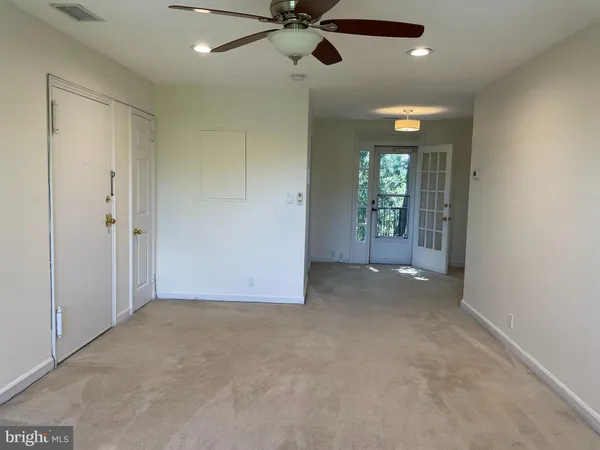 $1,975 | 4838 28th Street South, Unit C2, Arlington, VA 22206