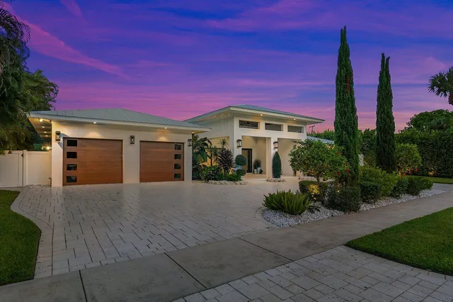 $4,700,000 | 1117 Lake Drive, Delray Beach, FL 33444