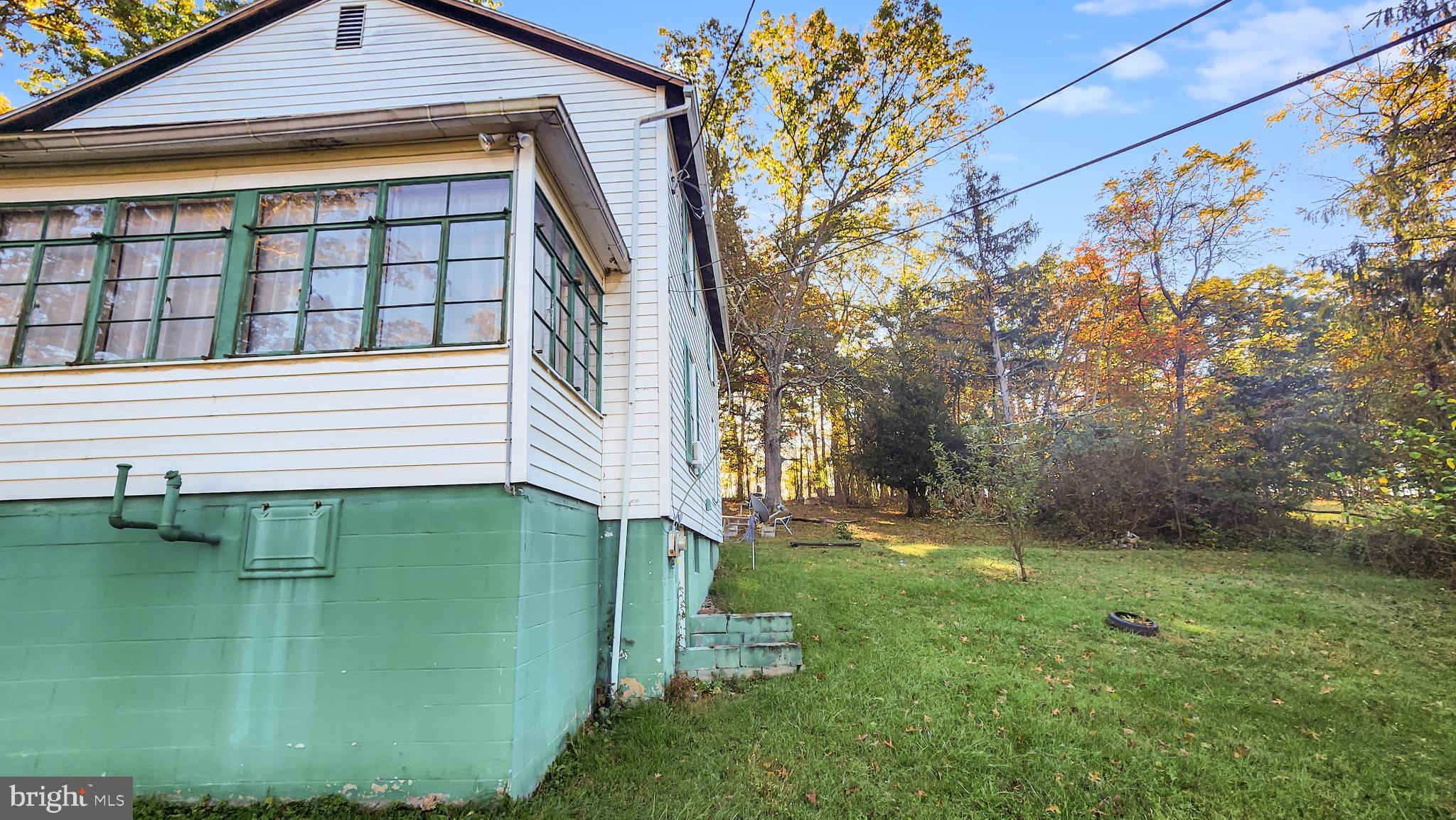13614 Oldtown Road Southeast Cumberland, MD 21502 - Photo 28 of 30 a view of a back yard of the house