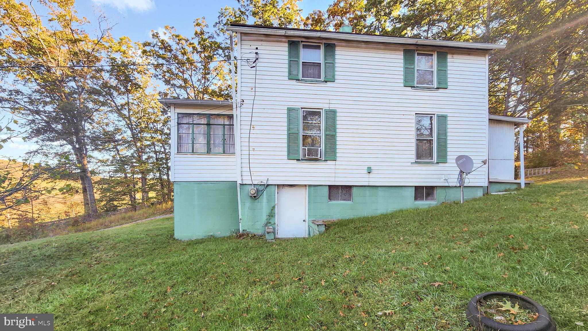 13614 Oldtown Road Southeast Cumberland, MD 21502 - Photo 29 of 30 front view of a house with a yard