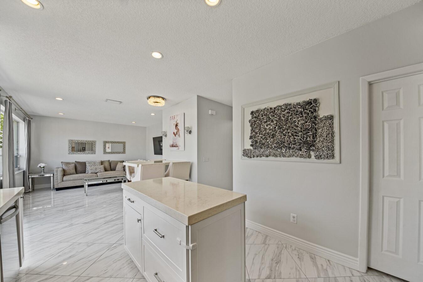 18860 La Costa Lane Boca Raton, FL 33496 - Photo 11 of 49 Quartz Countertops