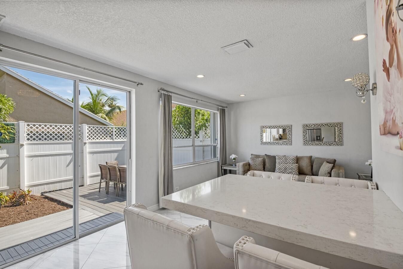 18860 La Costa Lane Boca Raton, FL 33496 - Photo 14 of 49 Snack Bar